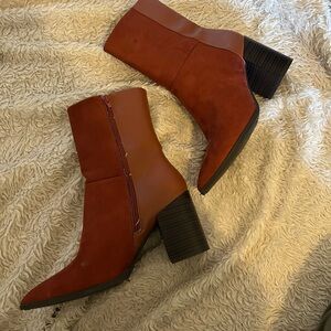 Colorblock Red & Brown Women's Boots